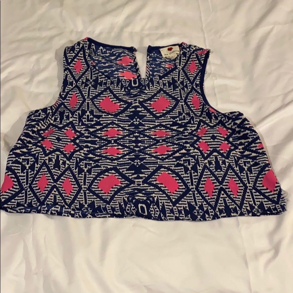 Small geometric crop top